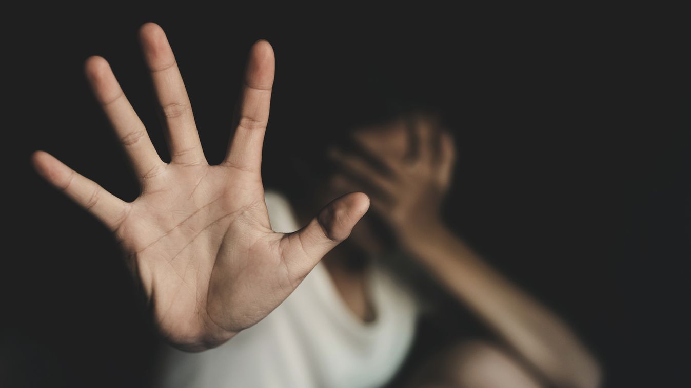 Öngyilkosságba hajszoltak az erőszakos migránsok egy lányt