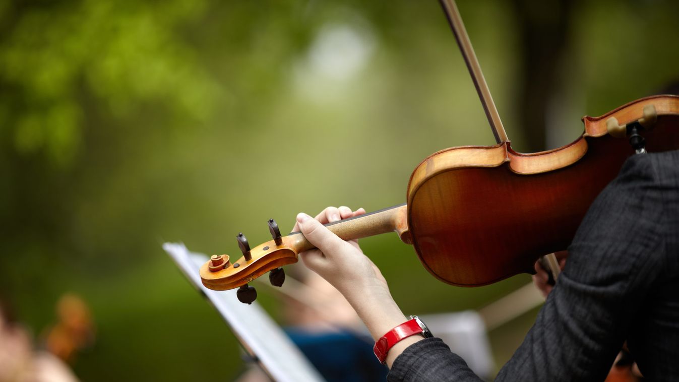 Minikoncert csendül fel több település közterén
