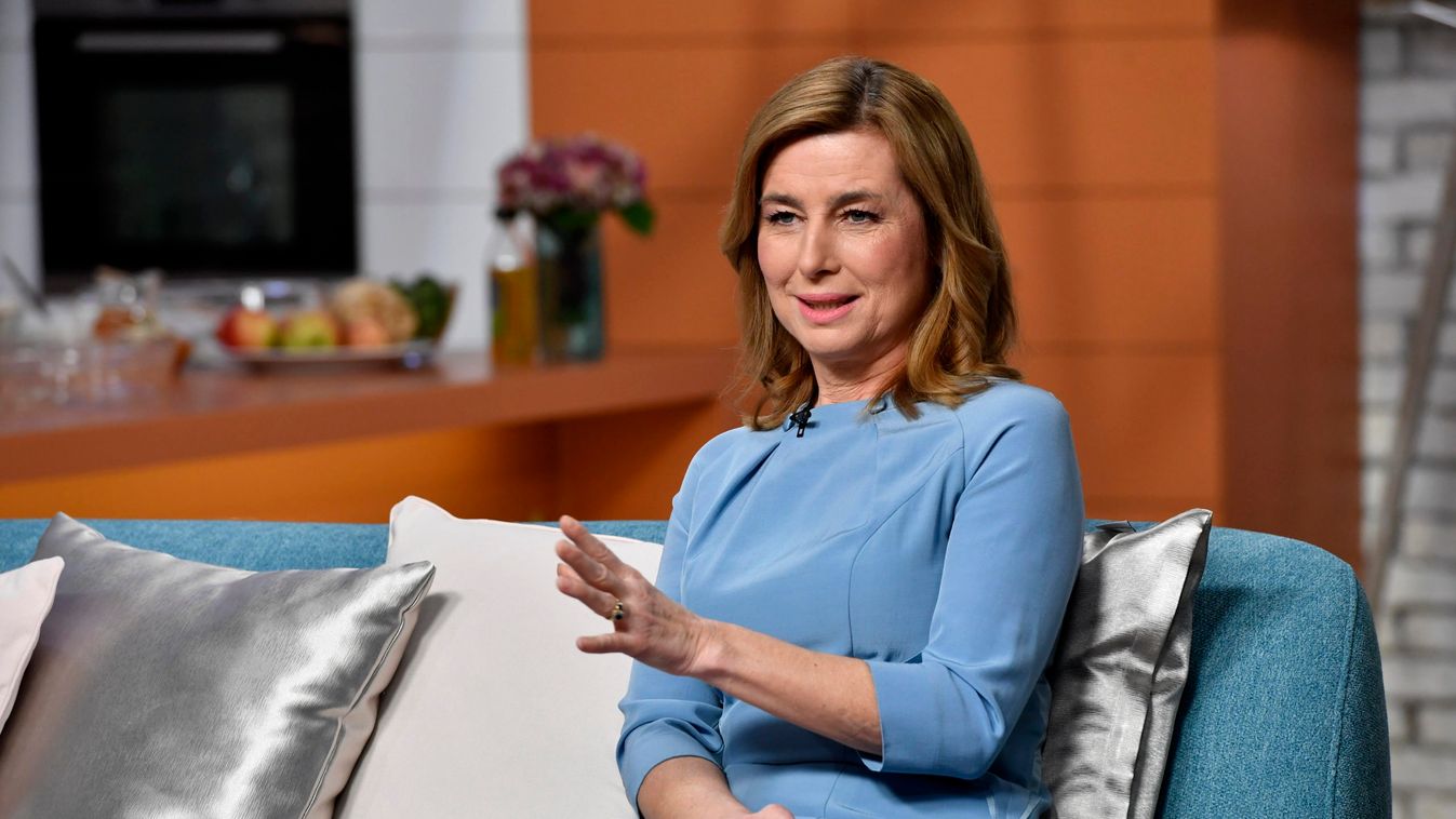 Élő adásban adtak át egymillió forintot az államfő és felesége alapítványának (videó)