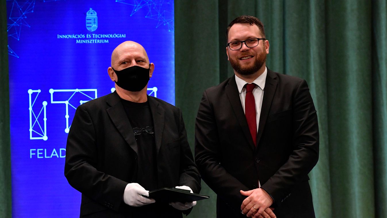 Állami kitüntetéseket adtak át a Pesti Vigadóban