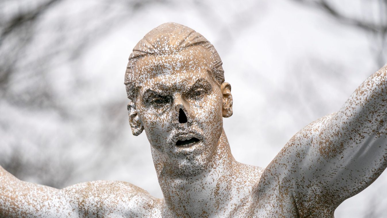 Hiába rongálják, nem szállítják el Ibrahimovic szobrát