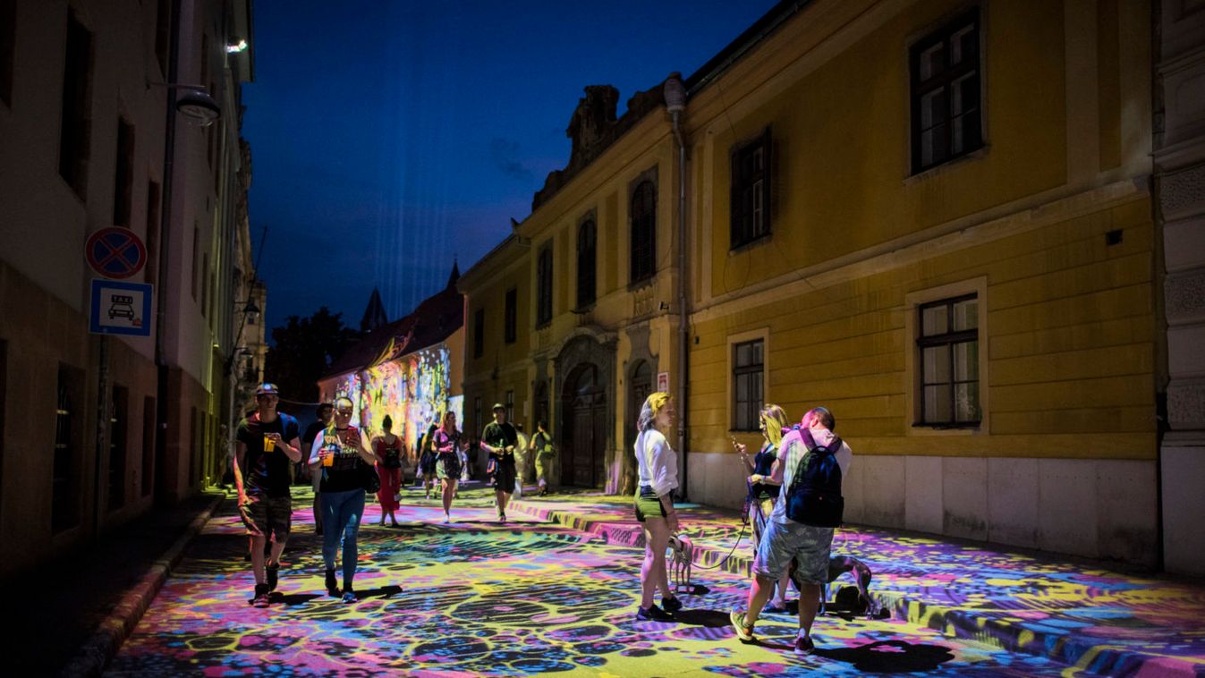 Meghirdették a Zsolnay Fényfesztivál nemzetközi fényfestőversenyét