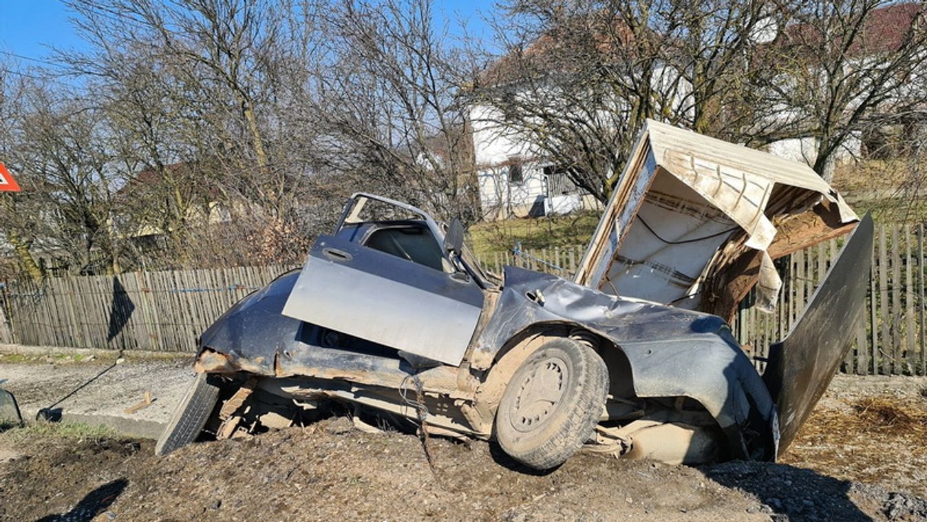 Közúti baleset Köröstopán