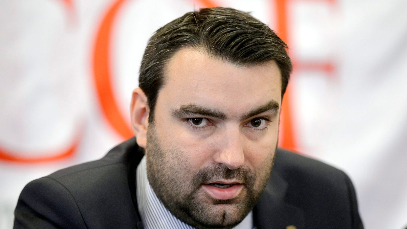 Ifj. Lomnici Zoltán: nem az első eset, hogy nyomás alá helyezik az idős választókat