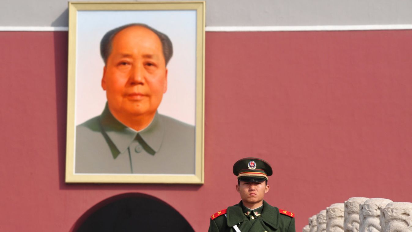 Kettévágva találtak meg egy Mao Ce-tung által írt, ellopott tekercset