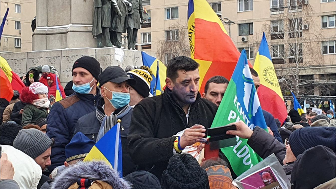 FRISSÍTVE l Leöntötték tintával George Simiont az AUR iaşi-i rendezvényén