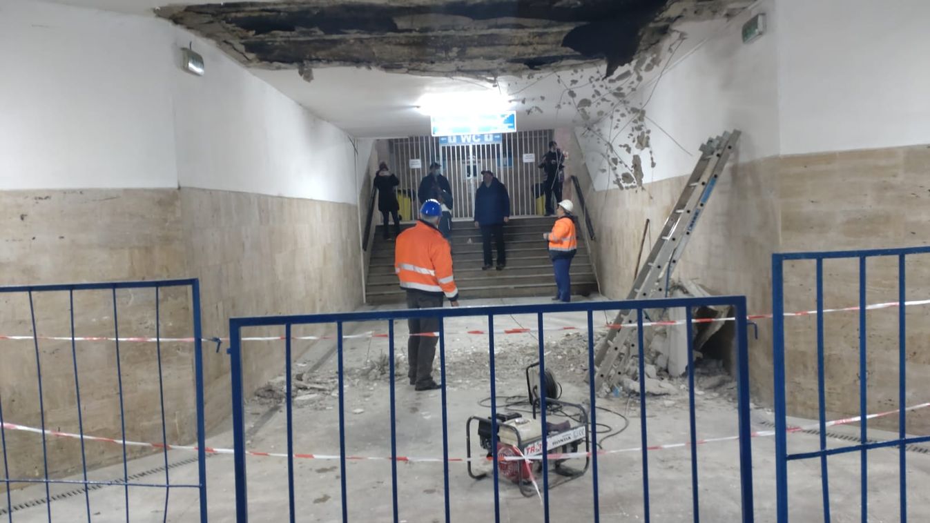 Leszakadt a mennyezet az aluljáróban