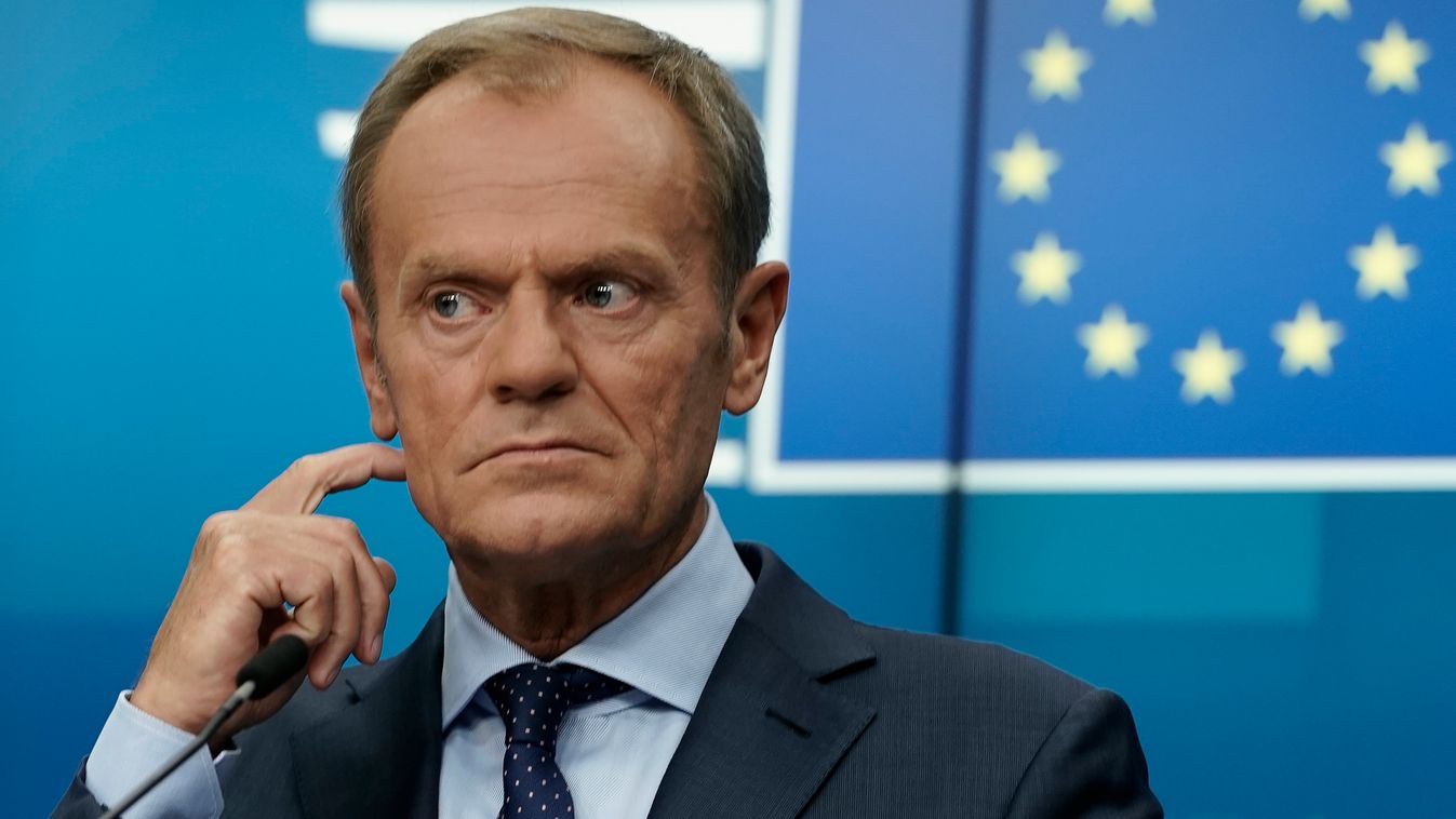 Donald Tusk ismét álhírrel ment neki a magyar kormánynak