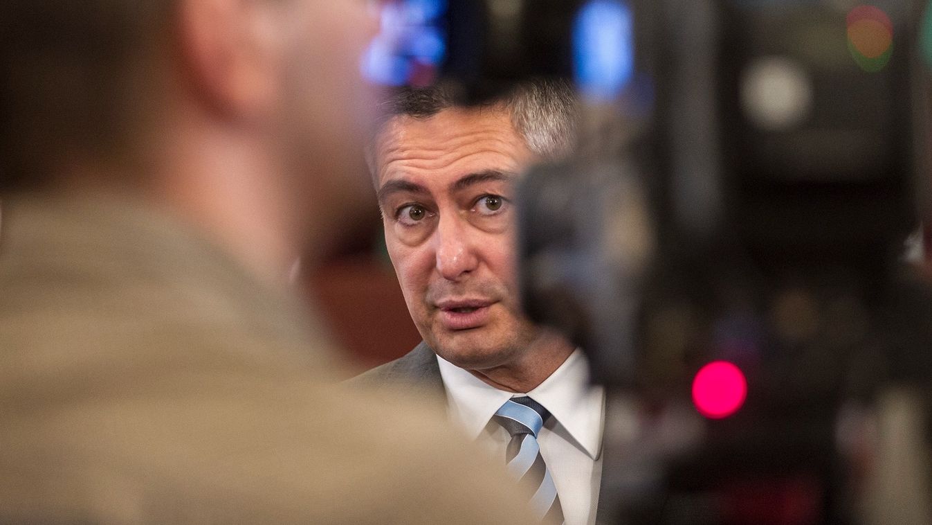 Házkutatás volt a zuglói önkormányzatnál