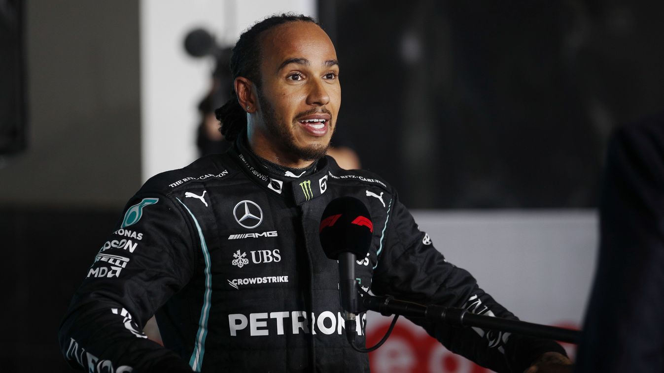 Lewis Hamilton felveszi édesanyja családnevét is