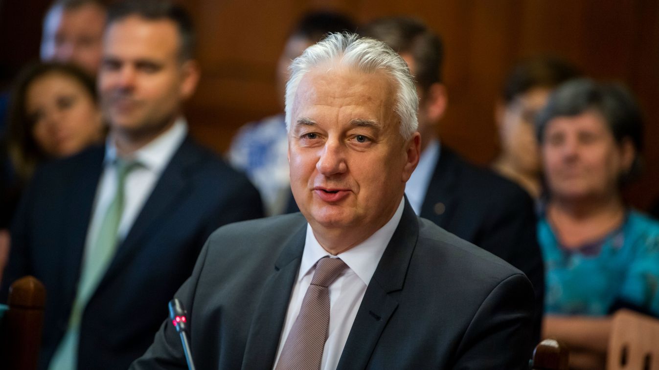 Semjén: folytatódnak a nemzetpolitikai programok