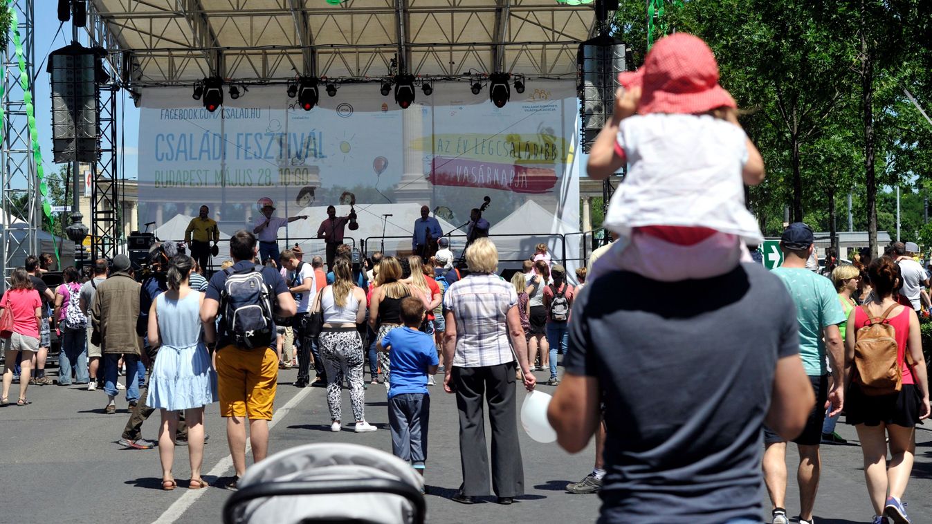 A kormány számára a gyermek, a család az első