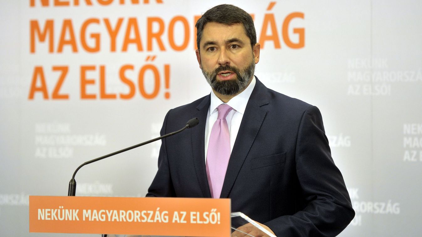 Hidvéghi Balázs: a magyar kormány elsősorban Magyarországért felelős