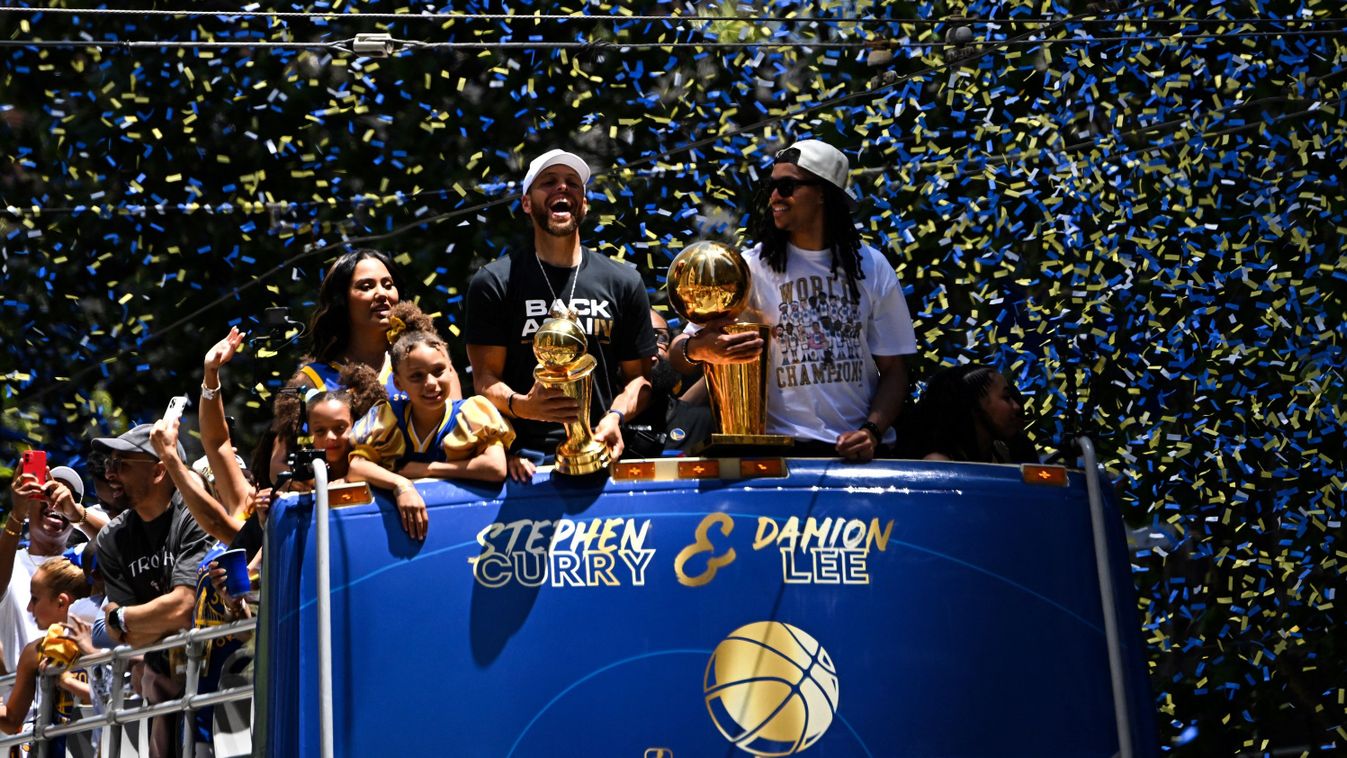Több tízezer szurkolóval ünnepelt a Golden State Warriors