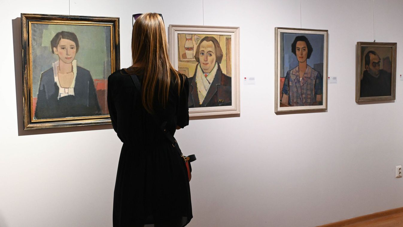 Mohy Sándor festményeiből nyílt kiállítás Sepsiszentgyörgyön