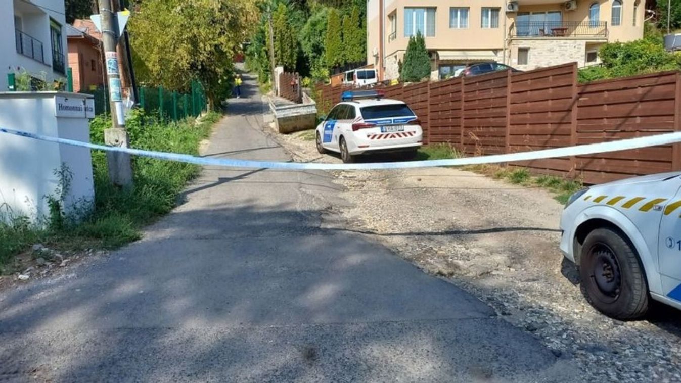 Beszakadt egy pince Miskolctapolcán, halottak vannak a romok alatt