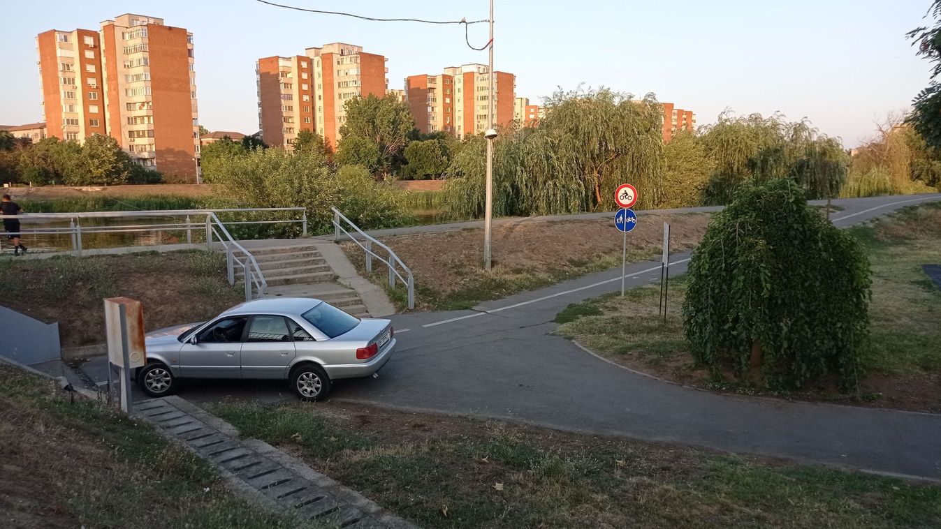 Rendhagyó parkolás