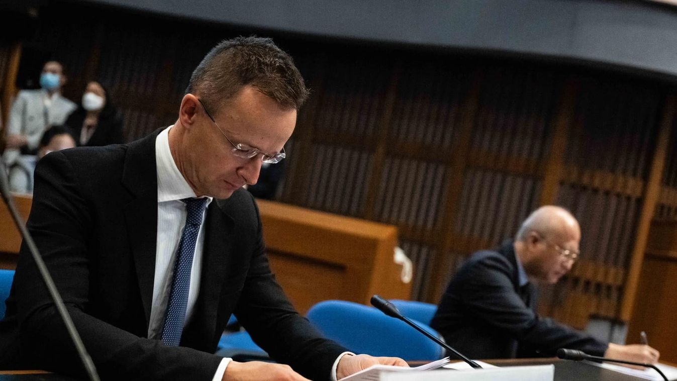 Szijjártó: a globális biztonság forog kockán (videó)