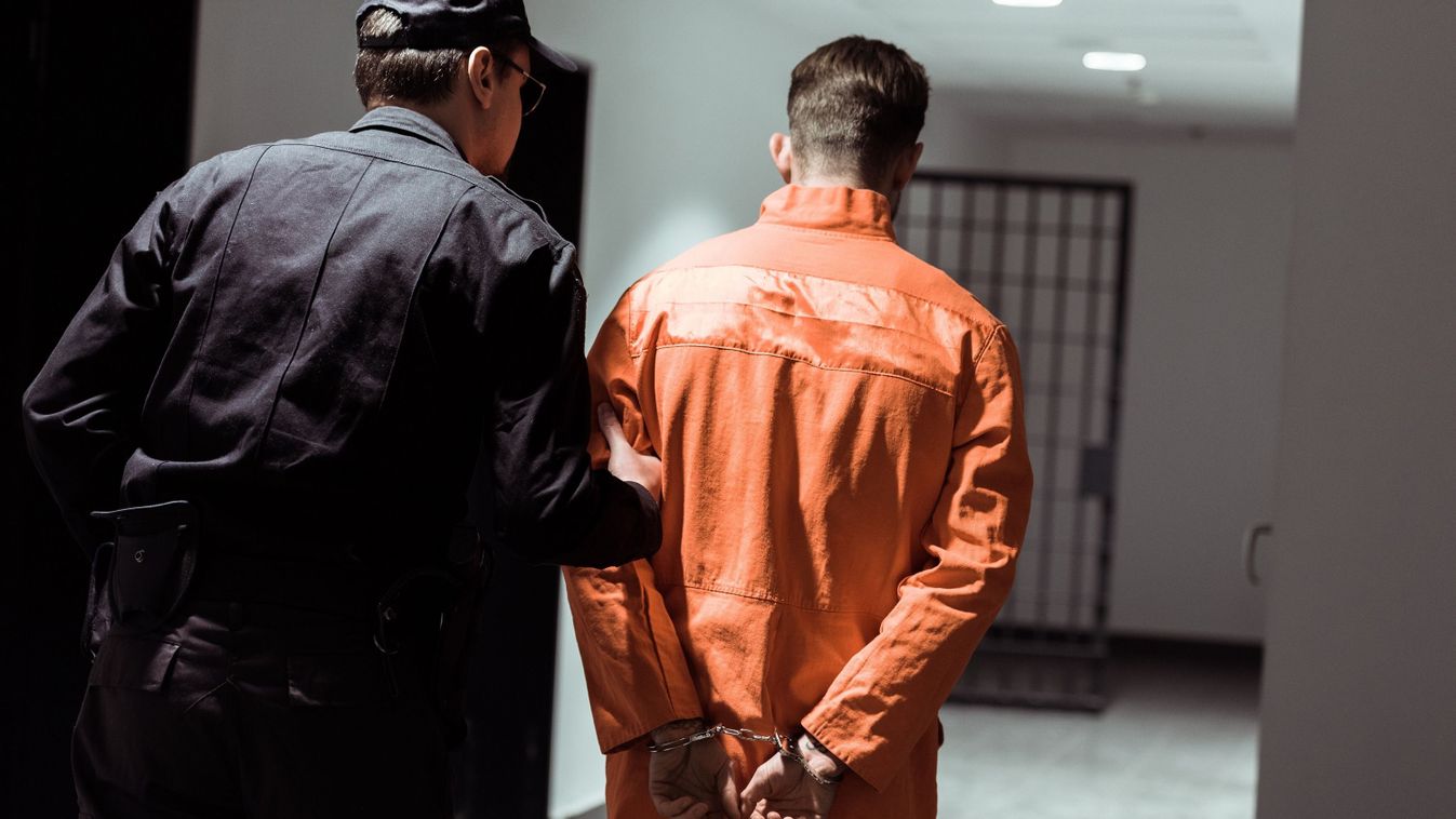 Női börtönben helyezték el a nőgyilkos férfit