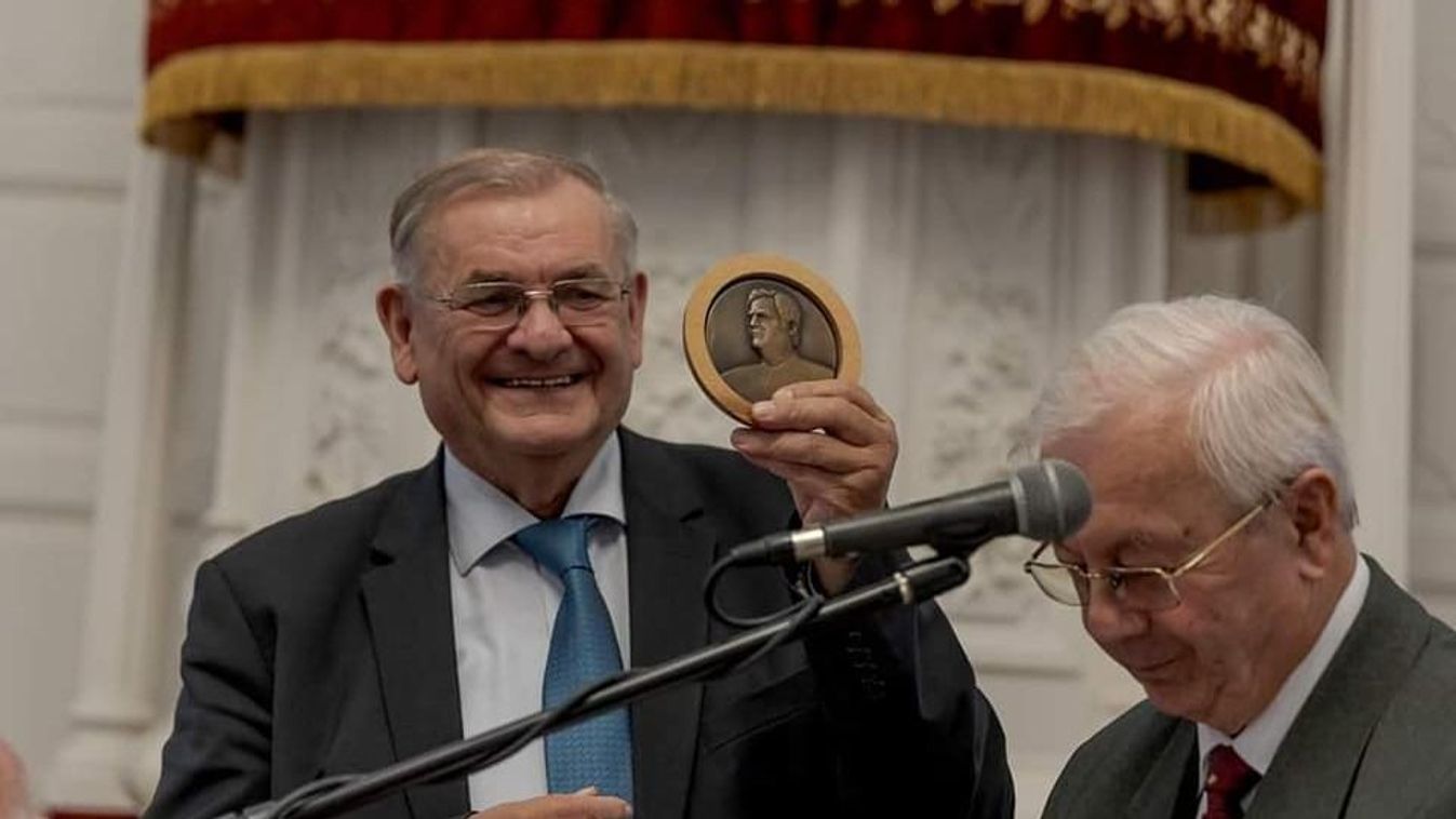 Lezsák Sándor kapta idén a Tőkés-díjat
