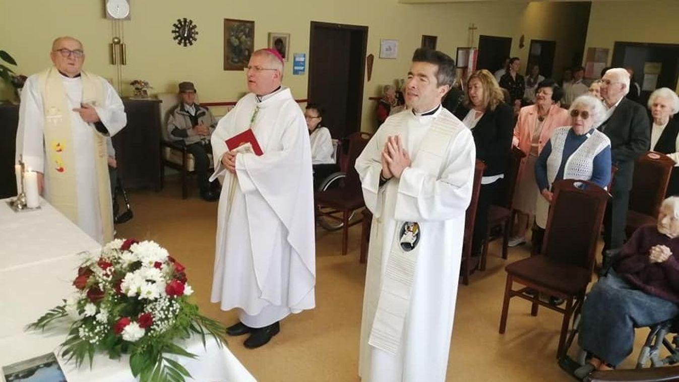 Az idősek világnapját ünnepelték a Szent Erzsébet Öregotthonban