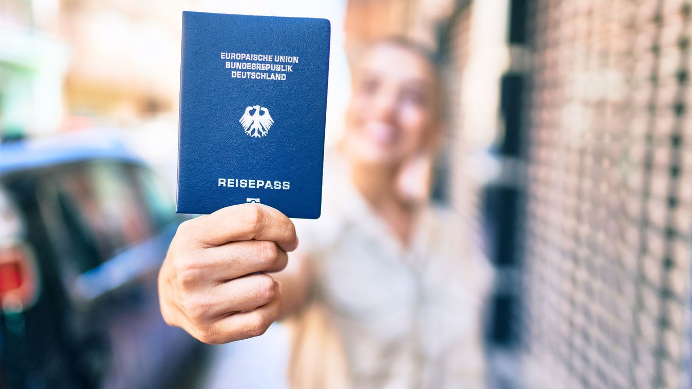 Kétmillió migráns válhat egy csettintésre német állampolgárrá