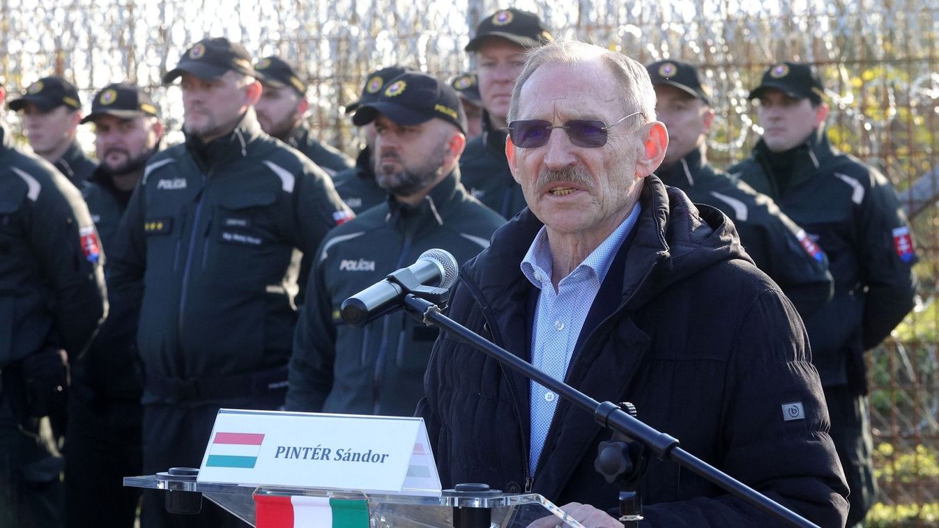 Pintér Sándor: az illegális migrációt nem a határokon belül, hanem az EU-n kívül kell kezelni