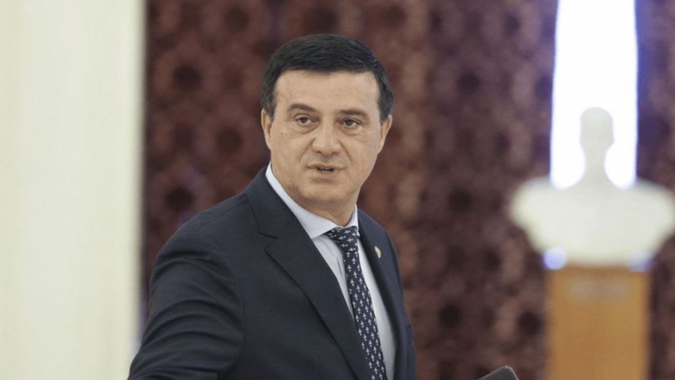 Egyöntetűen jóváhagyta az összevont költségvetési-pénzügyi bizottság Niculae Bădălău leváltását a számvevőszéki tisztségből