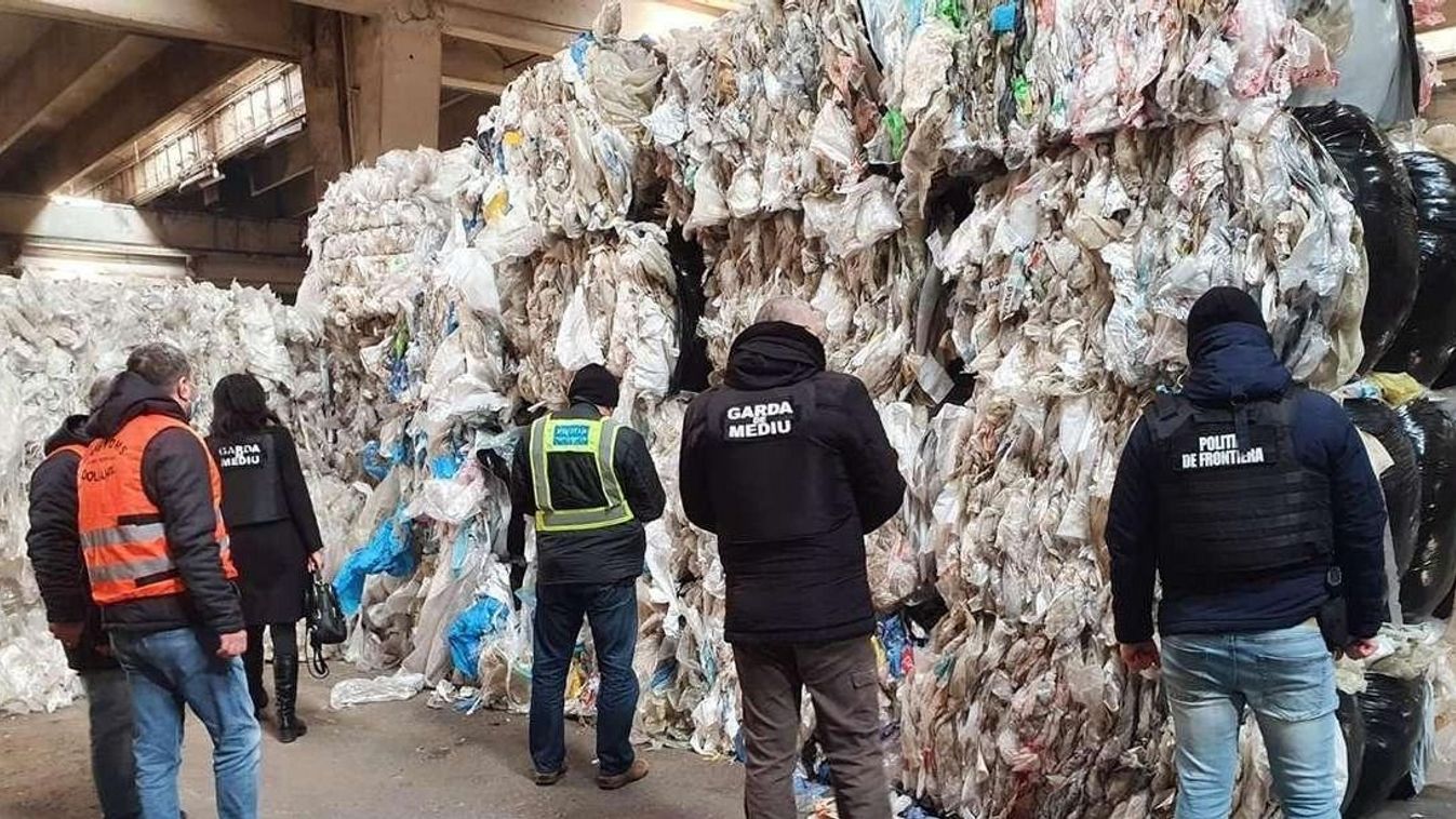 Visszafordítottak a határról egy 19.720 kilogramm hulladékból álló szállítmányt