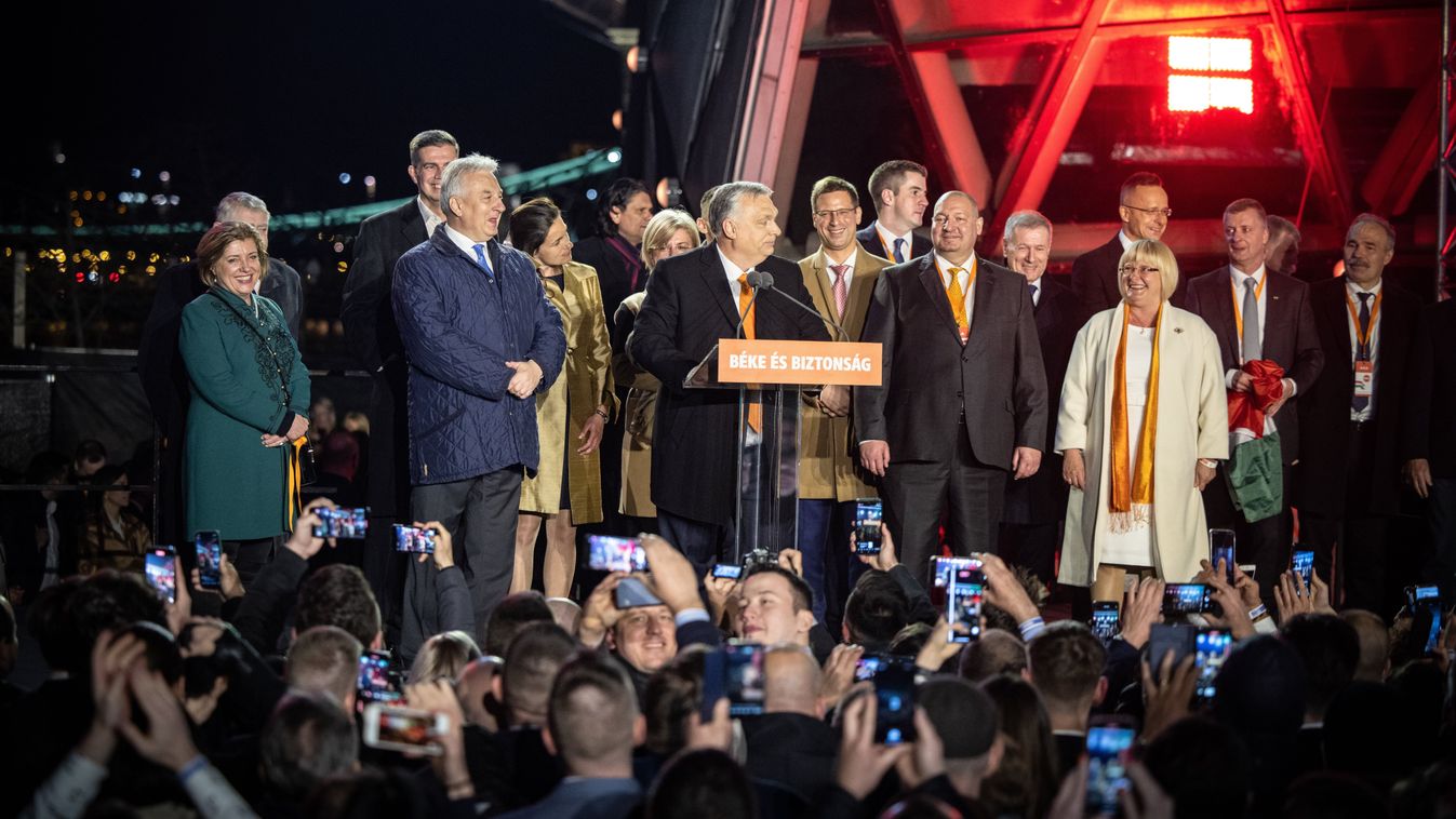 A Fidesz stabilan őrzi első helyét a magyar pártversenyben