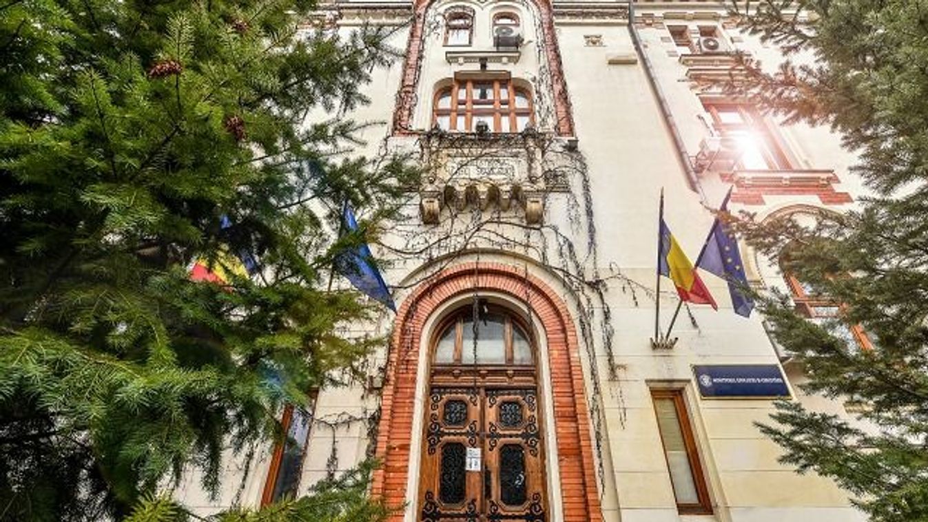Az iskolák szerda este megkapták a tanügyi alkalmazottak bérezési programjának frissítését