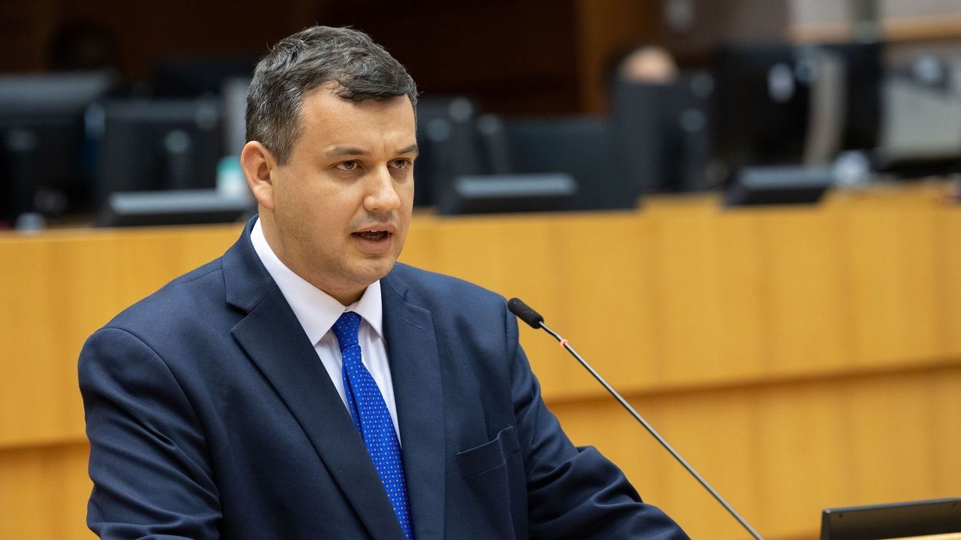 Rendkívüli kongresszuson választották újra a Népi Mozgalom Párt elnökét, Eugen Tomacot