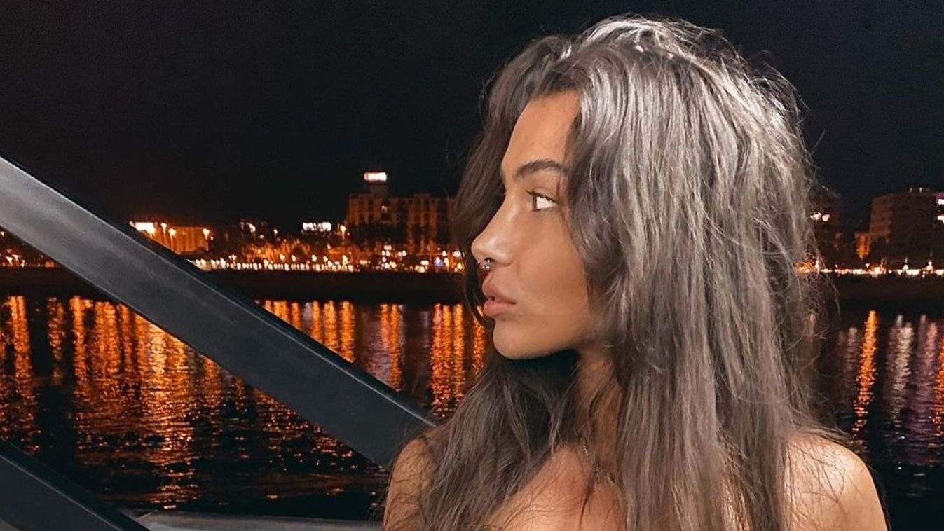 Hűha! Erre a verdára cserélte luxusautóját Tóth Andi