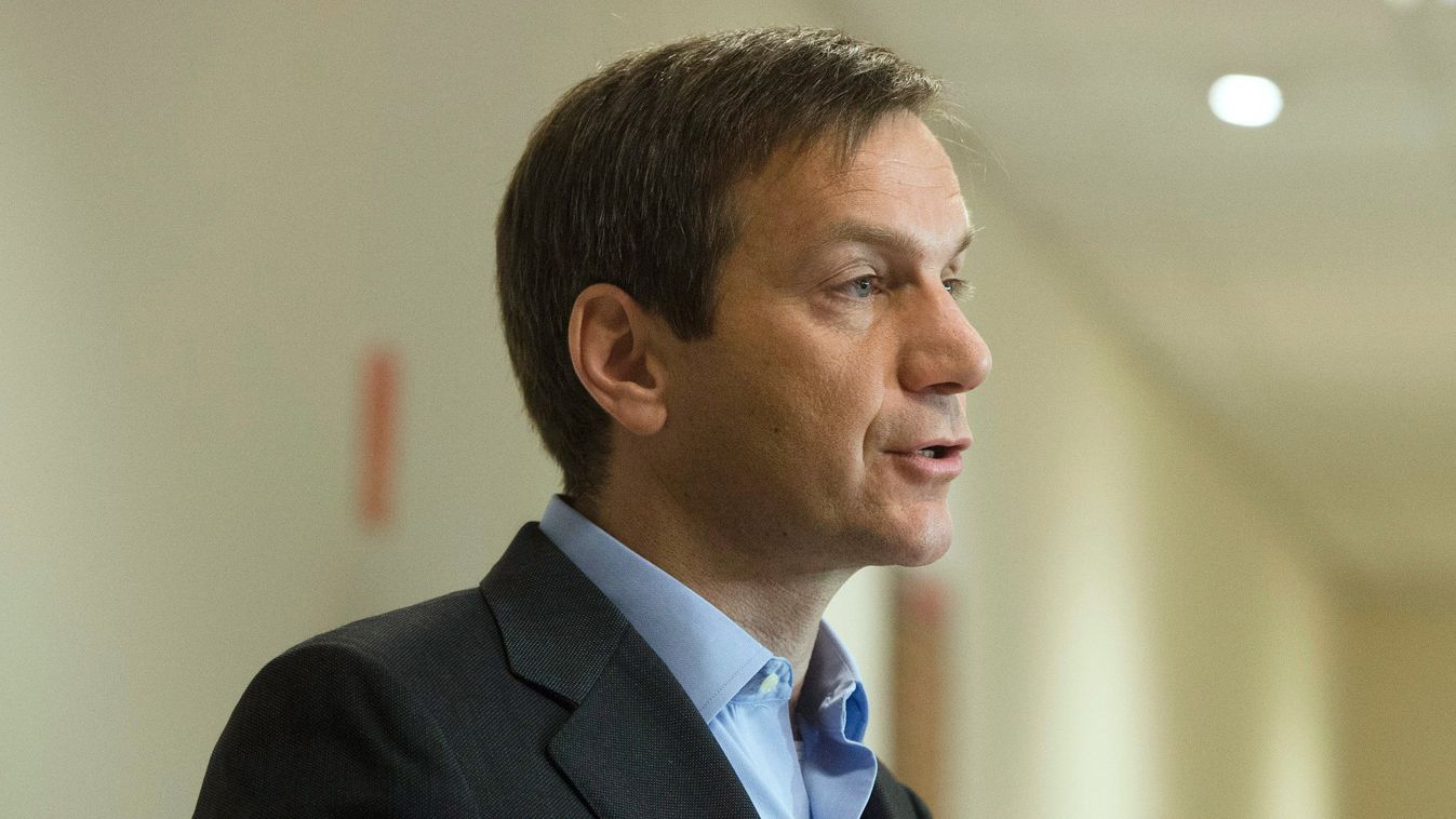 Rejtélyes közvélemény-kutatással bízta meg Vác polgármestere Bajnai emberét