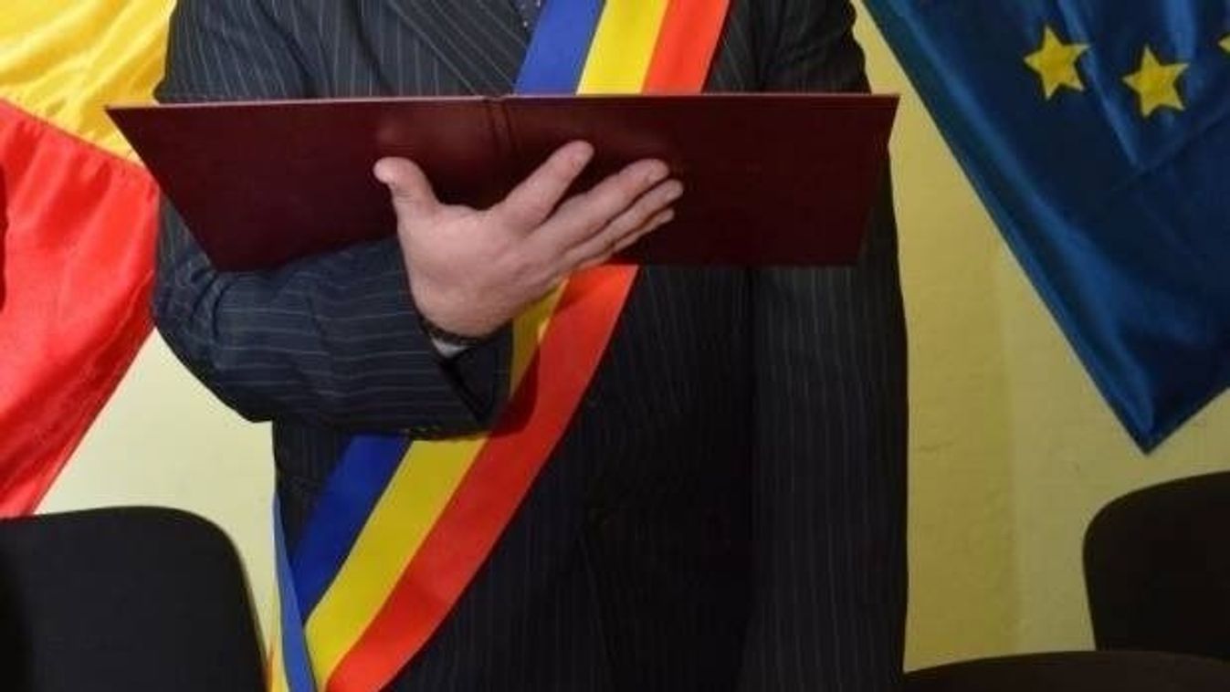 Éves jelentéseket sürget a prefektus