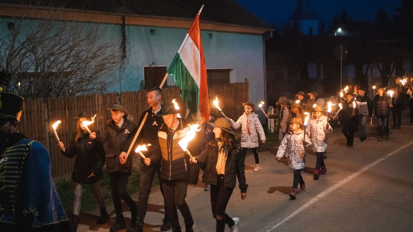 1848-ra emlékeztek és emléksarkot avattak a szentjobbiak