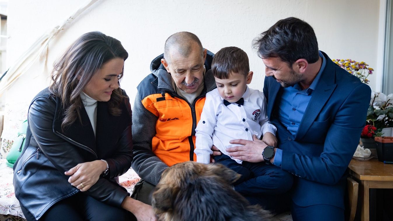 Magyarok által kimentett kisfiút látogatott meg Novák Katalin Adanában