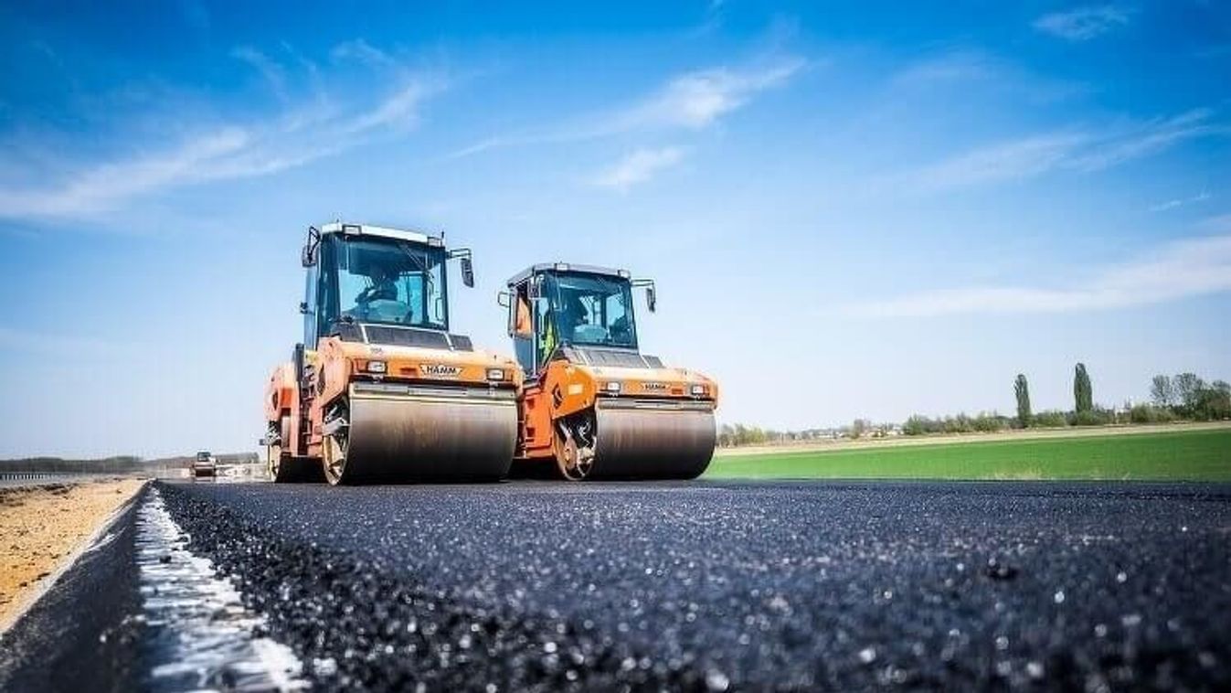 Két sávosról négyre bővítik a 19-es országút egy szakaszát