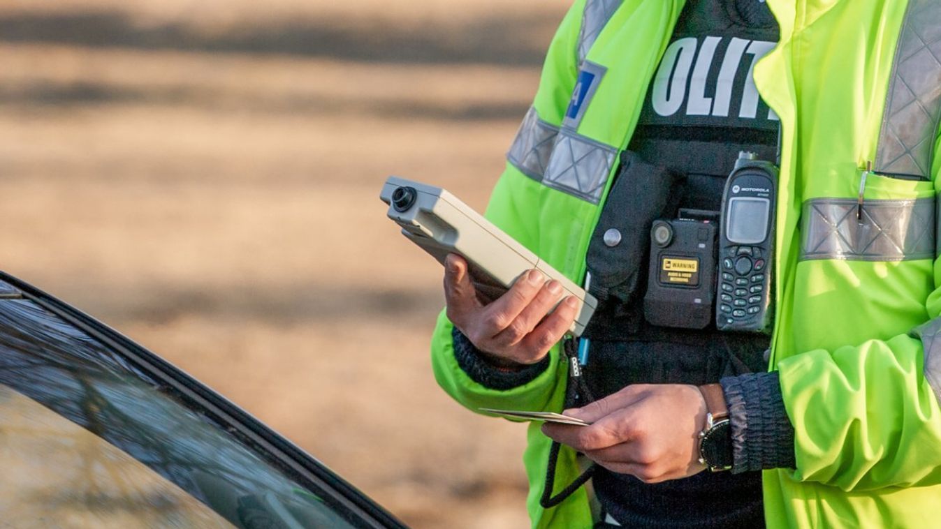 Drogok hatása alatt 178 kilométer/órás sebességgel hajtott a sztrádán egy sofőr