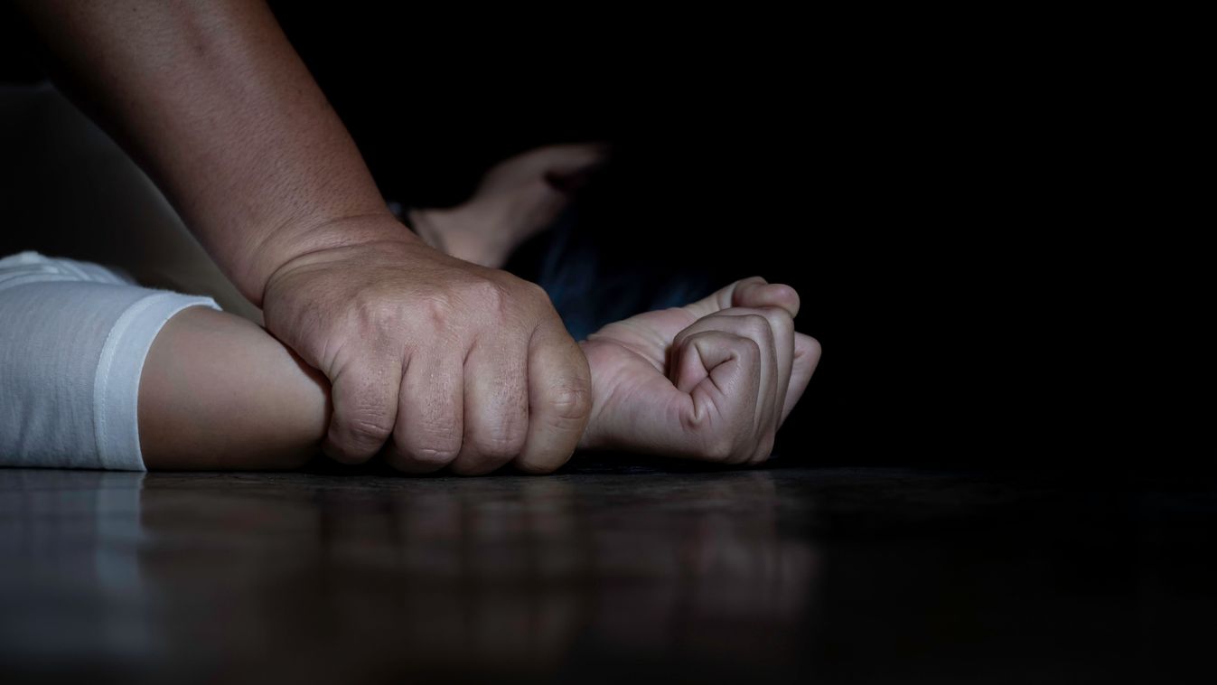 15 éves lányt erőszakolt meg két tinifiú Miskolcon