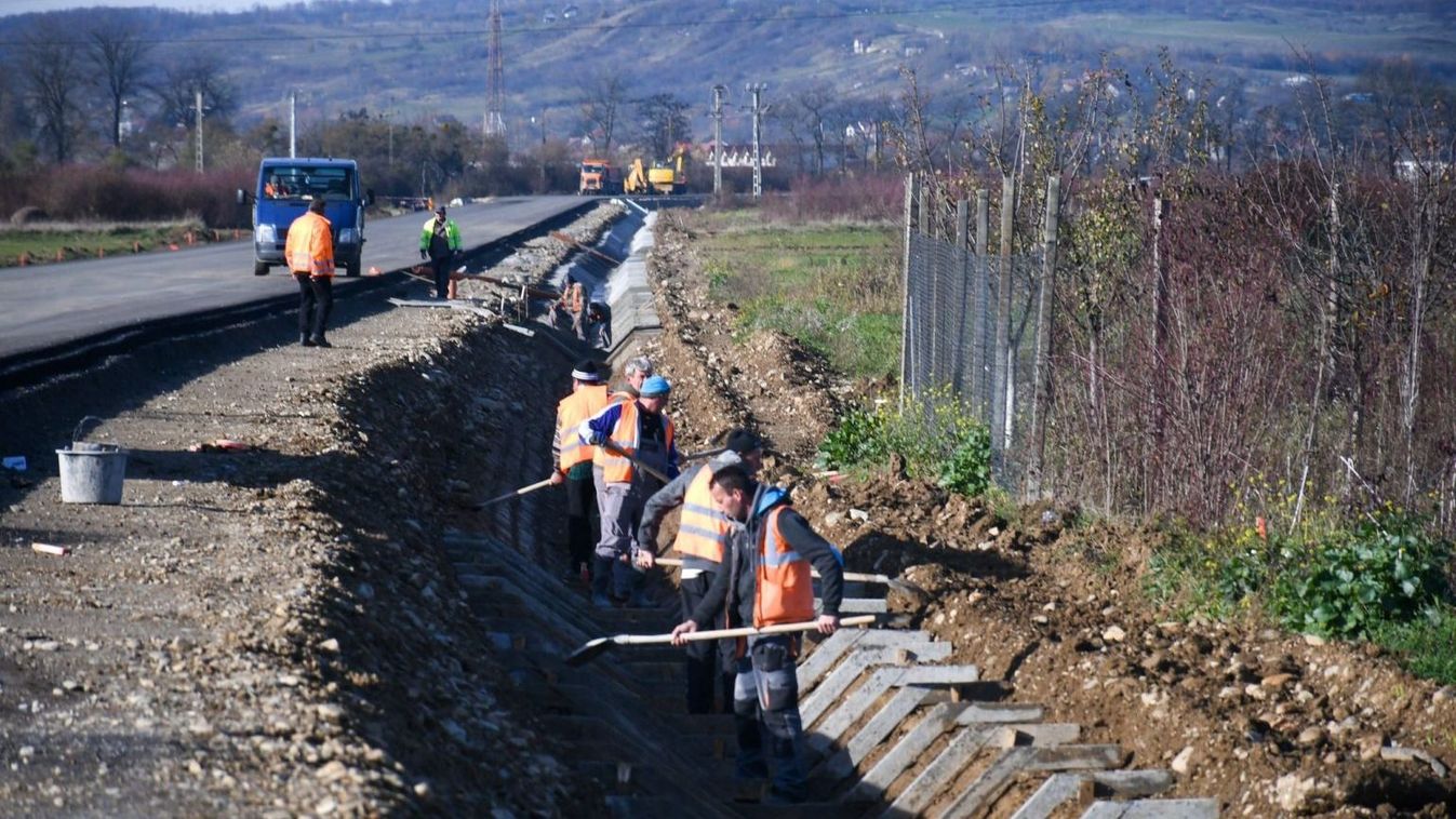 Négysávosra bővülő országútszakaszok