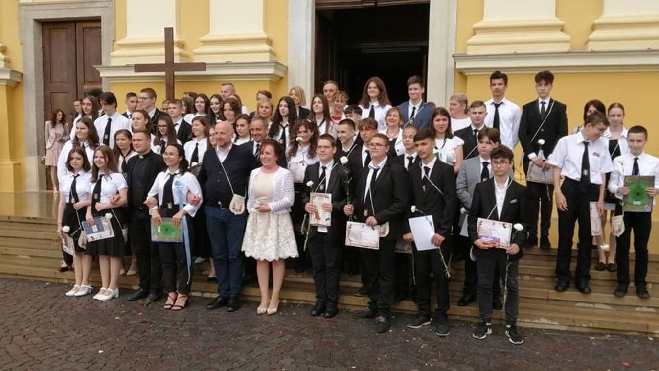 A székesegyházban búcsúztak a Szent László nyolcadikosai
