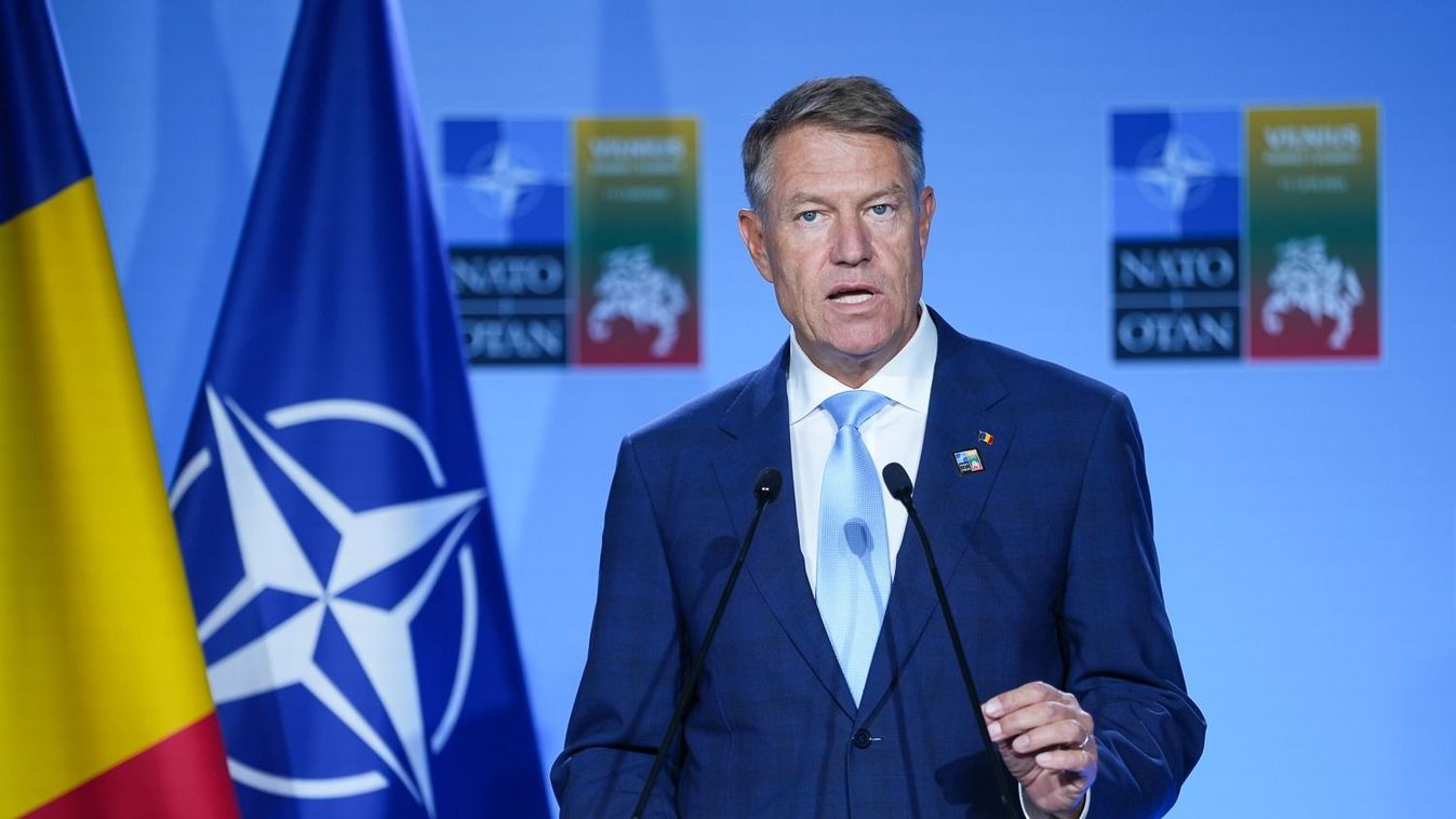 Iohannis: Hollandiával és más nemzetközi partnerekkel közösen F-16-os kiképzőközpontot hozunk létre