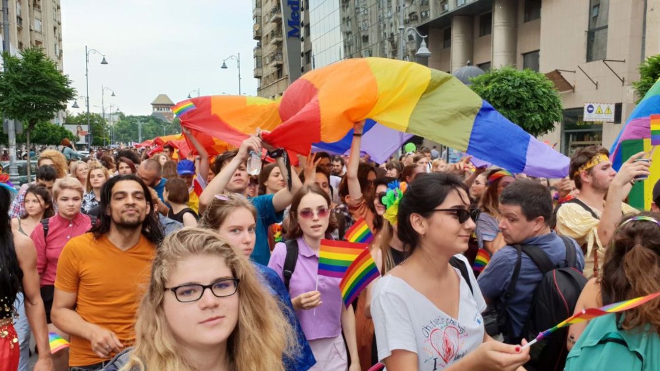 Több ezren vesznek részt az idei Bucharest Pride felvonuláson, incidensek nélkül zajlik az esemény