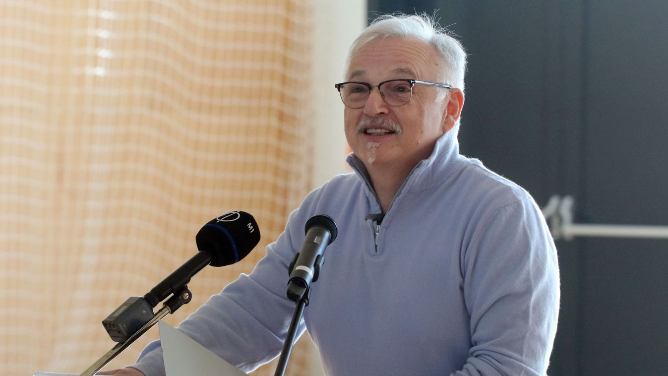 Hernádi Zsolt: hazugság, hogy Magyarországról származó orosz dízel hajtja az ukrán tankokat