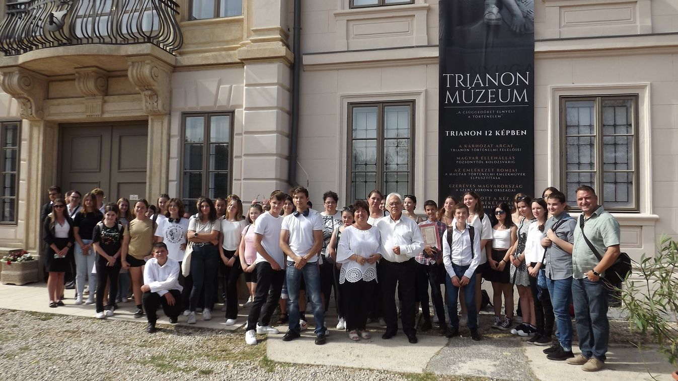 Bihar megyei diákok is ott voltak a Trianon Múzeum újraavatásán
