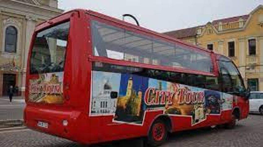 ERDON – Ezen a hétvégén is közlekedik a városnéző busz