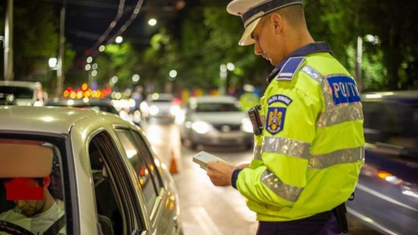 Büntettek a közúti rendőrök