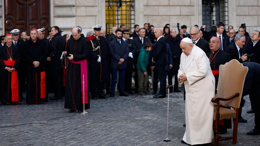 ERDON – Békét kért a világban Ferenc pápa a szeplőtelen fogantatás ünnepi szertartásain