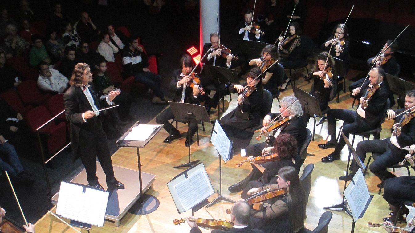 Muszorgszkij és Ravel művei szóltak a filharmóniában
